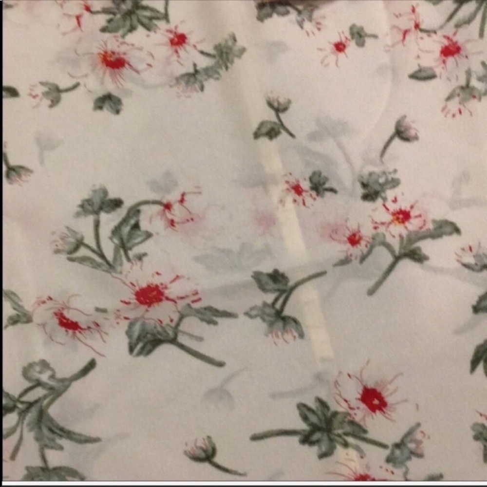 Dreamy Floral Cold Shoulder Top - Picture 4 of 5